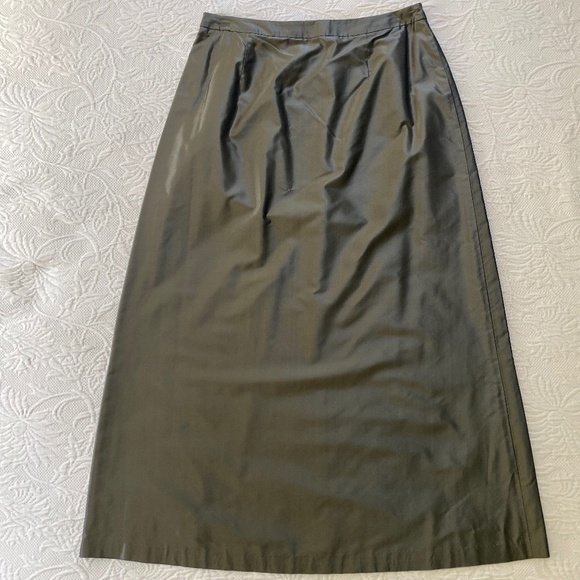 Ann Taylor 100% Silk Midi Skirt, khaki green, Size 4 - Picture 1 of 5